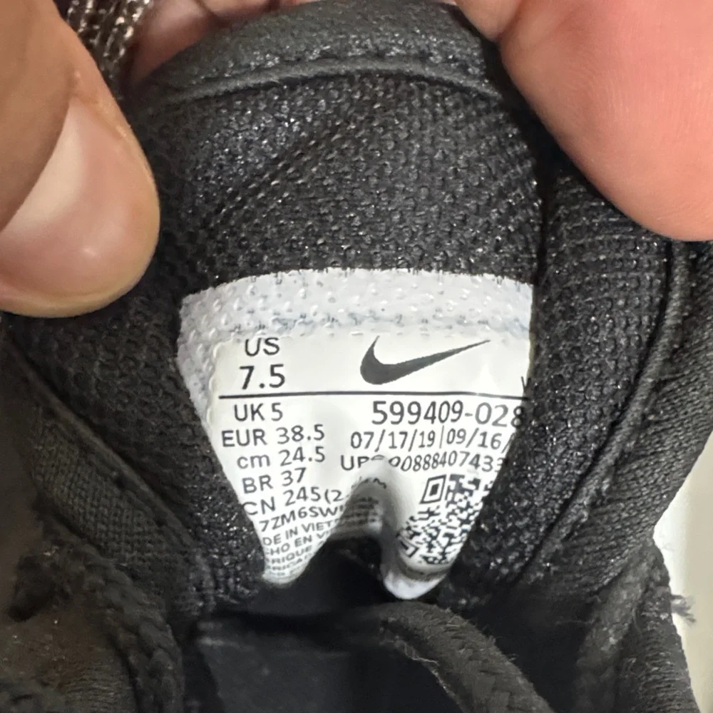 Nike Air Max Thea Black and White W7.5 Sneakers